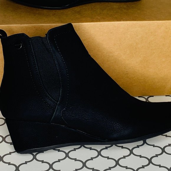 DREAM PAIRS Zoie Wedge Heel Ankle Boots - Picture 2 of 4